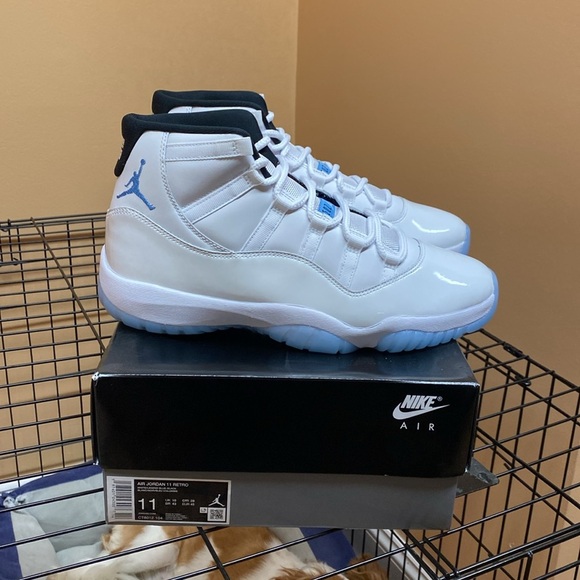 2024 Air Jordan 11 Retro “Legend Blue” - Picture 1 of 10